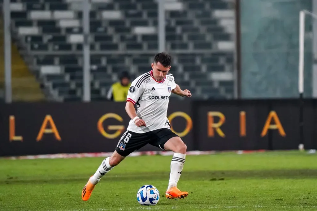 César Fuentes es duda ante Ñublense tras haber jugado lesionado en Colo Colo el pasado martes por la Copa Sudamericana. | Foto: Guillermo Salazar.