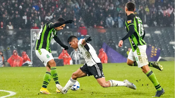 Colo Colo cayó estrepitosamente ante el América MG, colista del Brasileirao, y le dijo adiós a la Copa Sudamericana.