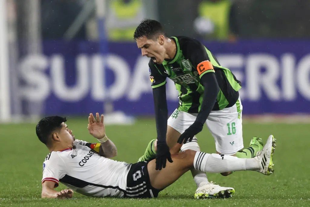 Una imagen de Esteban Pavez ante América MG en el Monumental. (Felipe Zanca/Photosport).
