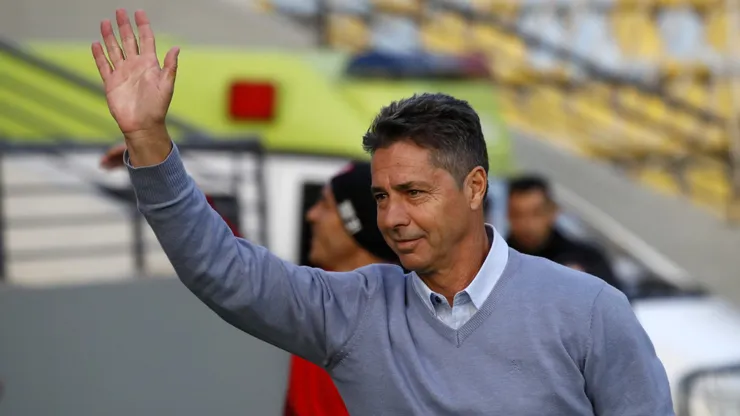 El técnico de Copiapó, Héctor Almandoz