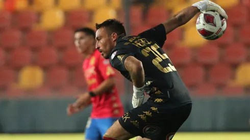 Sebastián Pérez fue figura en la goleada de Unión Española sobre Universidad de Chile.