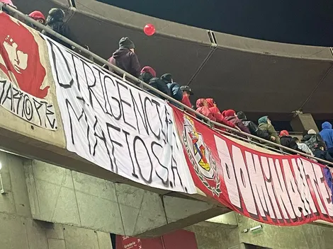 La protesta de los hinchas en contra de Fernando Felicevich