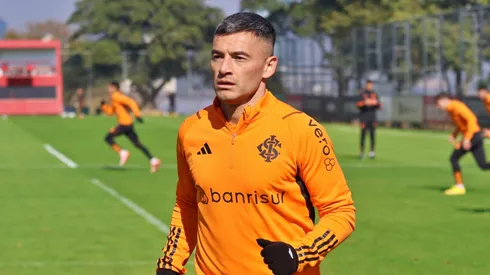 Aránguiz tendrá nuevo DT en Brasil.