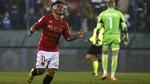 Ariel Uribe se robó las miradas en el gran triunfo de Unión Española ante la U. de Chile.