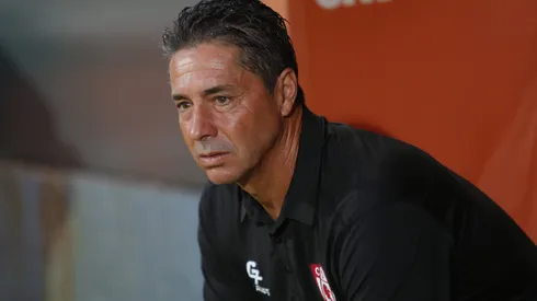 Copiapó en alerta por su DT: Héctor Almandoz es hospitalizado