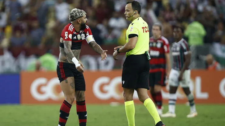 Jorge Valdivia no quedó contento con el arbitraje del clásico Fla-Flu.