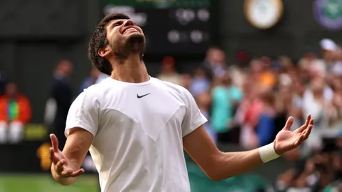 El español y número uno del mundo, Carlos Alcaraz, se convirtió en campeón de Wimbledon tras derrotar a Novak Djokovic en la final.