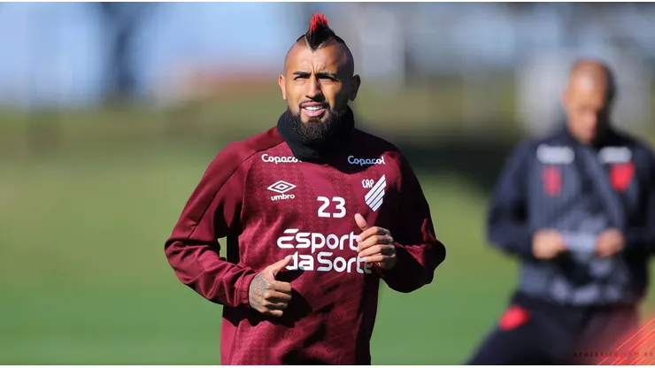 Arturo Vidal citado para el partido de Athletico Paranaense y Bahía válido por la fecha 15 del Brasileirao.