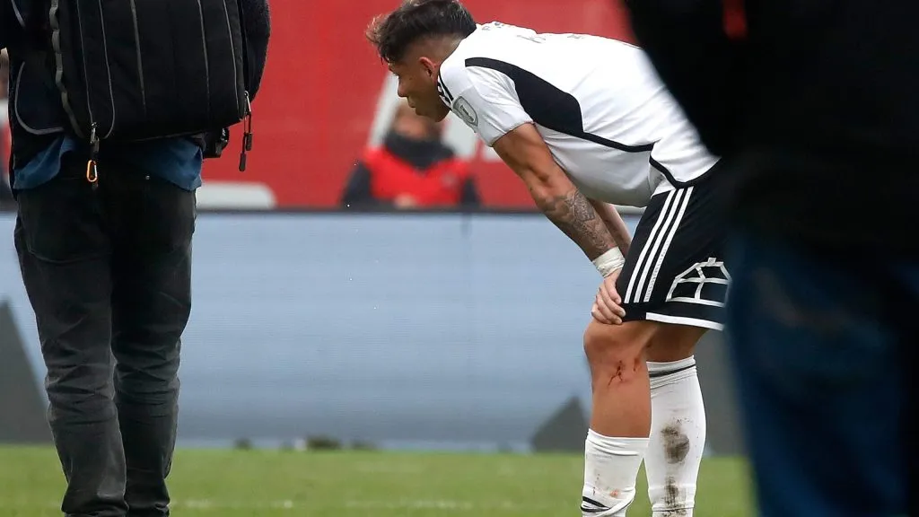 Carlos Palacios sufre un dolor crónico después de cada partido con Colo Colo. Foto: Photosport.