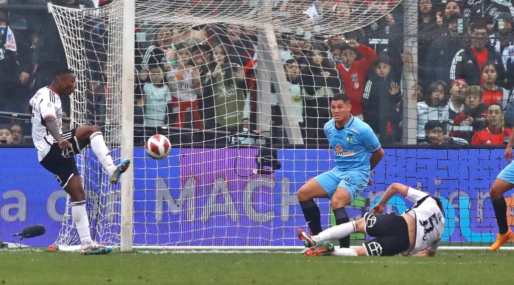 El Cacique perdonó mucho en los metros finales, dejando pasar inmejorables chances de aumentar la ventaja. | Foto: Photosport.