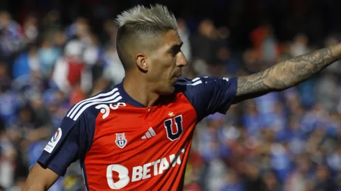 Leandro Fernández no se nubla con la U peleando arriba.