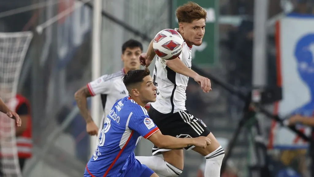Mientras Colo Colo busca recuperar terreno, la U puede dar el gran golpe y adueñarse del liderato. Foto: Photosport.