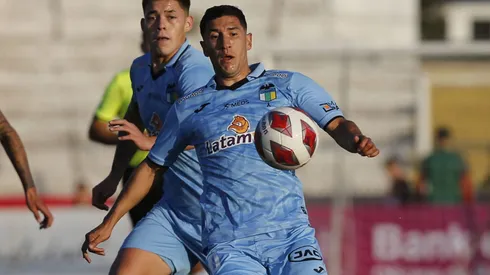 Matías Marín, una de las jóvenes figuras del fútbol chileno, parte a Argentina. O'Higgins pierde una pieza clave.