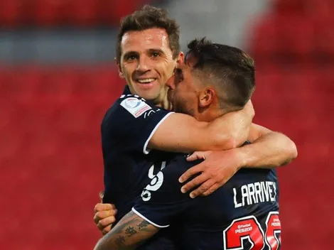 El emotivo saludo de Montillo tras el debut goleador de Larrivey