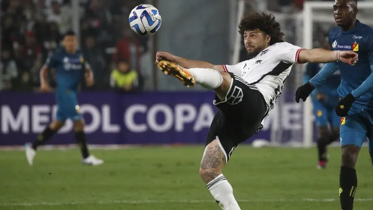 Maxi Falcón inquieta a Colo Colo con su renovación