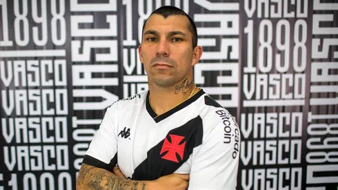 Gary Medel llega como estrella a Brasil.