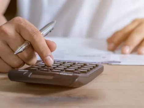 ¿Con cuántos promedios rojos se pasa de curso?