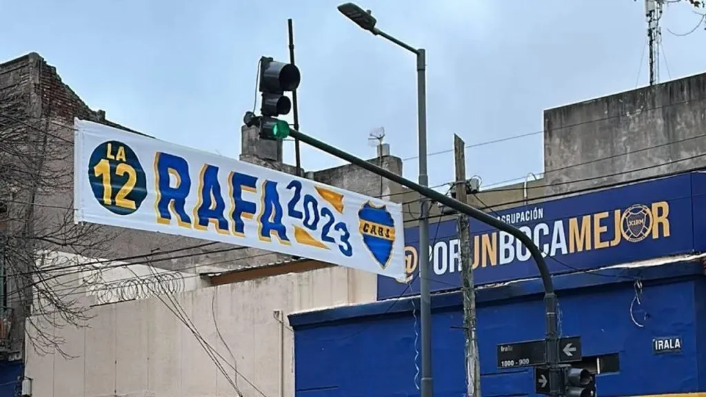 Los carteles que aparecieron en las cercanías de La Bombonera, el estadio de Boca Juniors. | Foto: Arhivo.