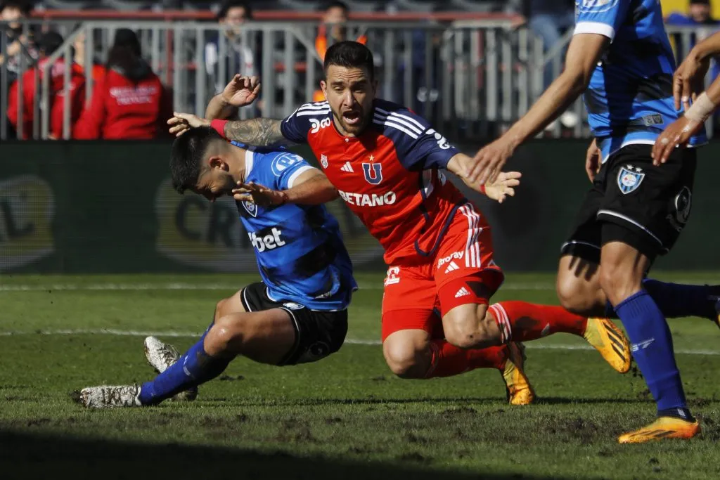 Zaldivia con otro correcto partido en la U. Foto: Eduardo Fortes/Photosport