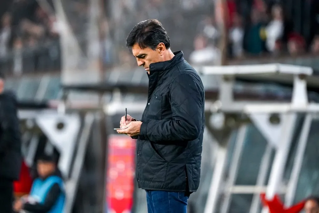 En su libreta de deseos, Quinteros tenía anotados tres nombres importantes para la delantera de Colo Colo. | Foto: Guille Salazar / RedGol