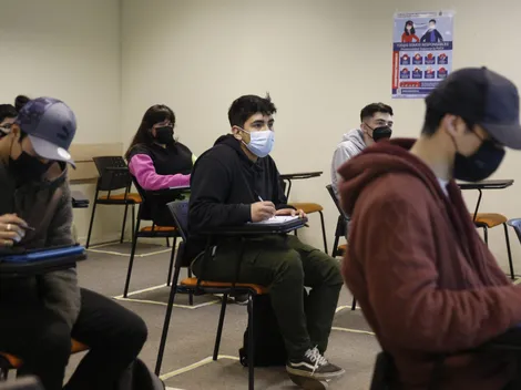 ¿Cuáles son las 15 carreras con más alumnos matriculados en Chile?