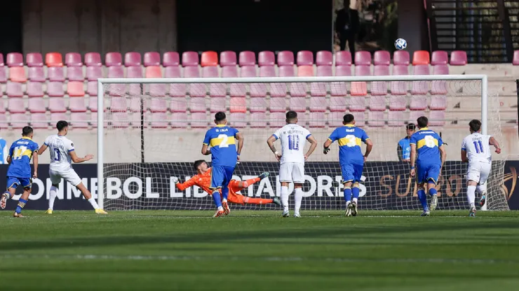 El portero de Boca Juniors se disfrazó de Dibu Martínez en la Copa Libertadores Sub 20.