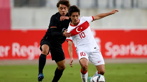 Arda Güler, talentoso volante turco de 18 años, fue confirmado como refuerzo del Real Madrid.