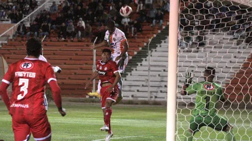 Unión La Calera y Cobresal se enfrentan en el Nicolás Chahuán Nazar.