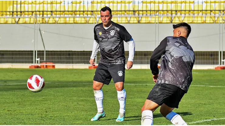 Paredes vuelve a jugar con la camiseta del SAU.