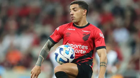 El uruguayo David Terans le dijo adiós a Athletico Paranaense.