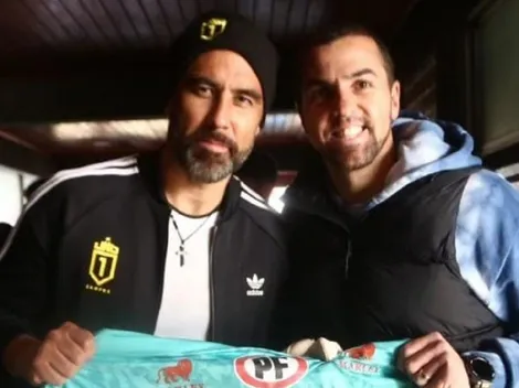 Claudio Bravo bendice al portero de Ñublense