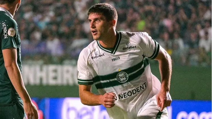 El defensor nacional marcó el segundo tanto de su equipo.