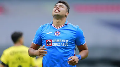 Iván Morales busca su salida desde México.