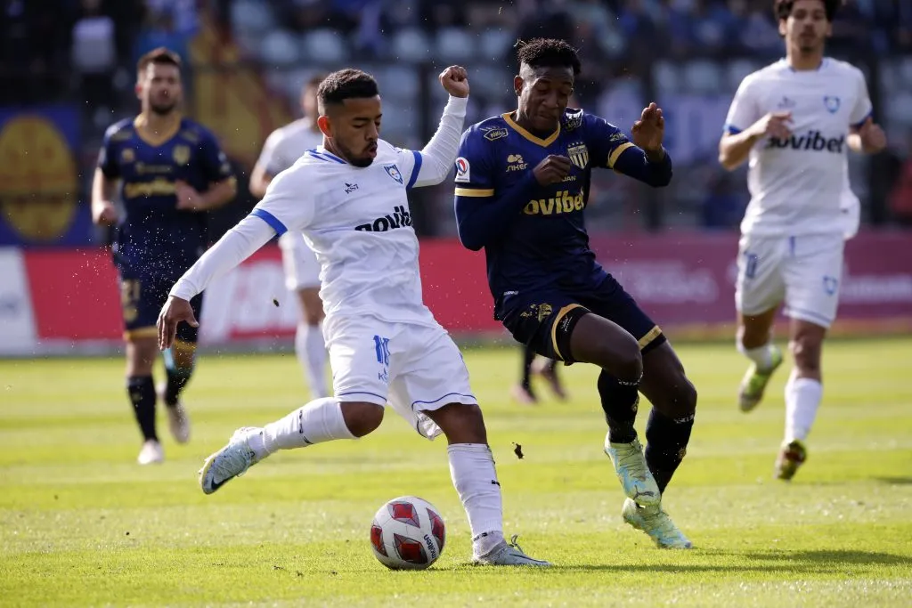 Huachipato no pudo vencer a Magallanes como local y así aumentar su ventaja.