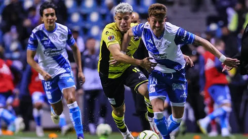 Pablo Parra se acerca a Colo Colo, pero al Coca Mendoza no le gustó nada eso.