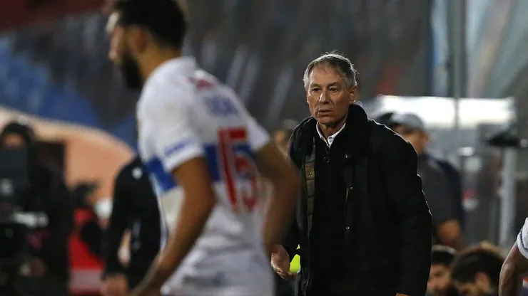 El ex DT de la UC encontró club