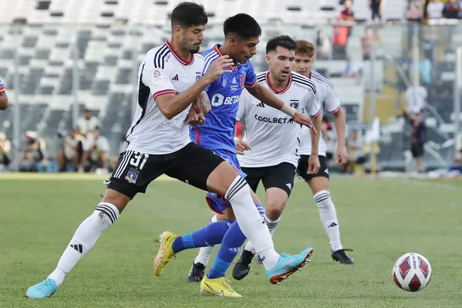 Darío Osorio en acción durante la edición 193 del Superclásico en el Monumental. (Felipe Zanca/Photosport).