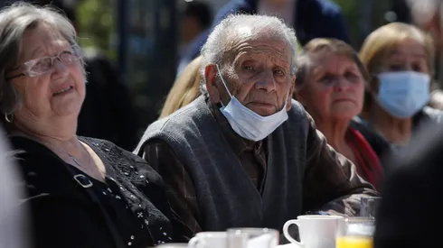 ¿Cómo postular al bono para adultos mayores de hasta $206 mil mensuales?