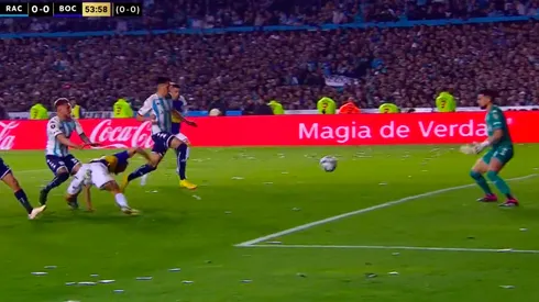 Gabriel Arias le negó el gol a Edinson Cavani en la Copa Libertadores.