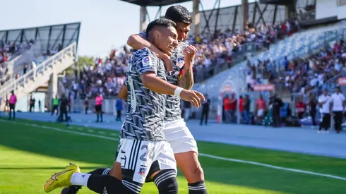 Esteban Pavez celebra un golazo que Jordhy Thompson le anotó a O'Higgins el día que los celestes ganaron 5-1.