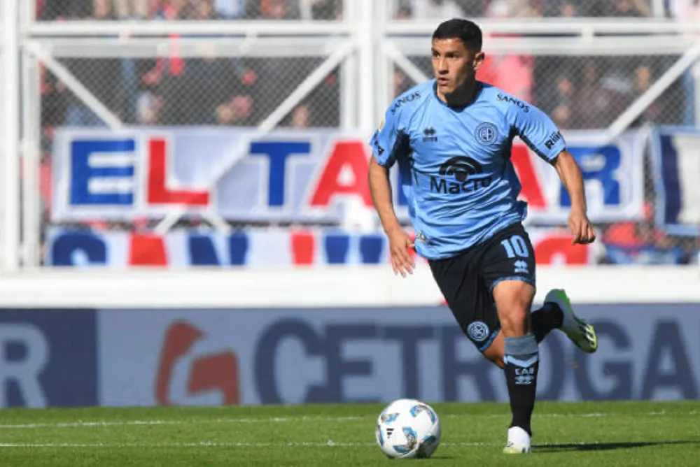 Matías Marín en acción por Belgrano de Córdoba ante San Lorenzo de Almagro. (Getty Images).