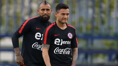 Arturo Vidal se refirió a la trayectoria de Charles Aránguiz.