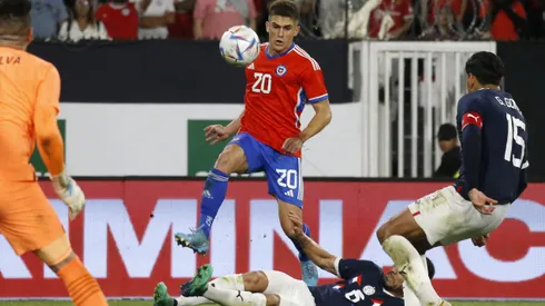 Guillermo Soto fue titular en la victoria por 3-2 de Chile ante Paraguay con un doblete de Alexis Sánchez.