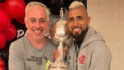 El King vuelve a salir públicamente a defender a su representante.