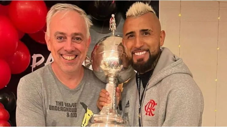 El King vuelve a salir públicamente a defender a su representante.