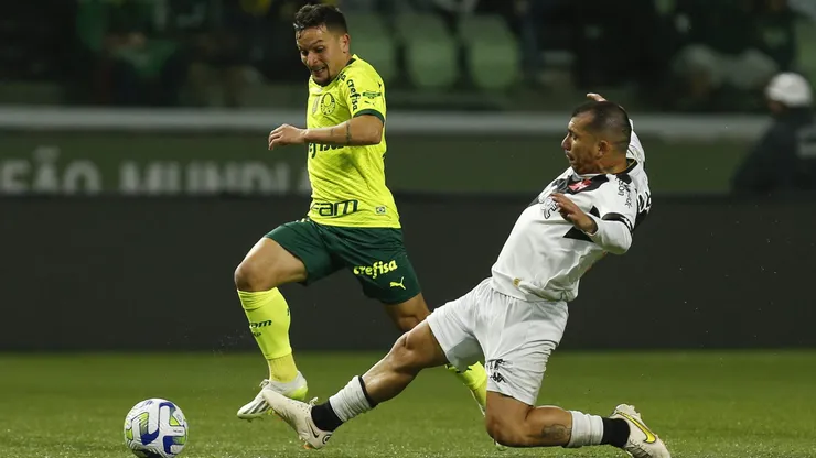Gary Medel no pudo evitar la derrota de Vasco da Gama.