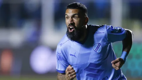 Bolívar tiene una compleja misión en Brasil.