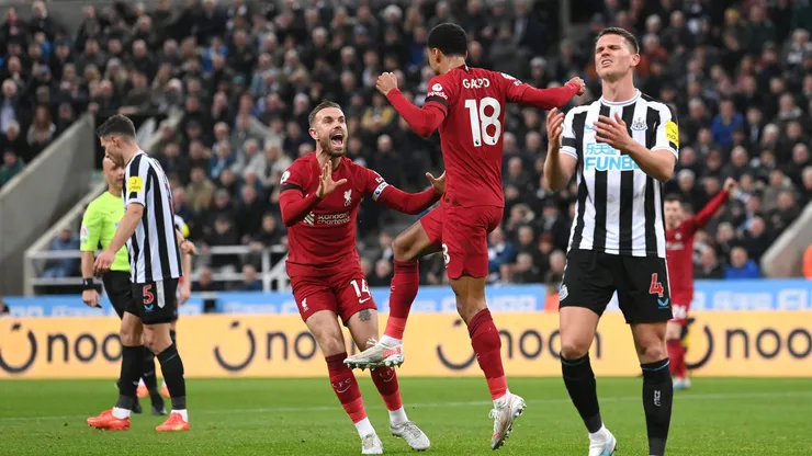 Newcastle y Liverpool nuevamente se verán las caras por la Premier League este domingo.