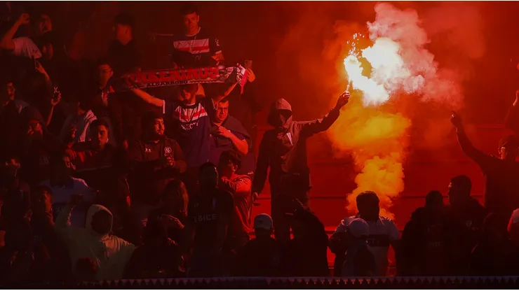Parte de los incidentes provocados por hinchas de la UC en Santa Laura.