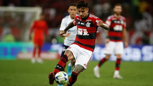 Erick Pulgar titular en Flamengo ante el Inter de Charles Aránguiz.